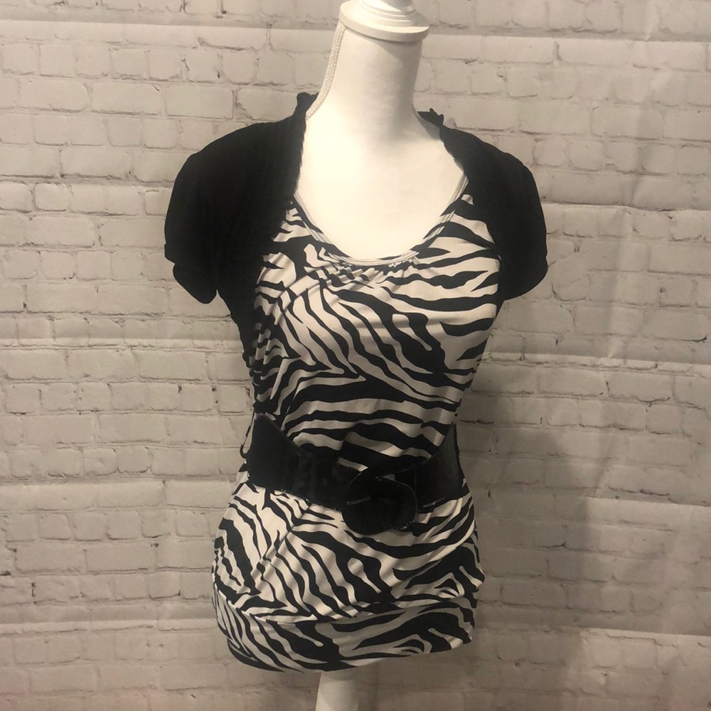 Black / White one piece tiger shirt | Small